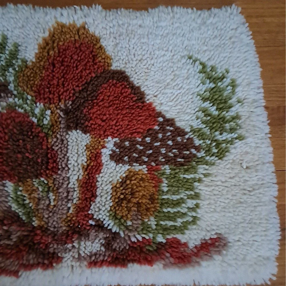 70s Mushroom Latch Hook Rug 19